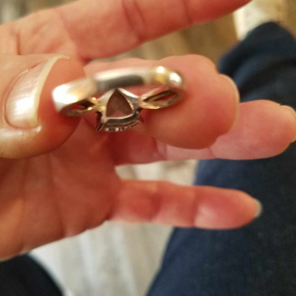 Ladies Ring - Picture 2 of 3